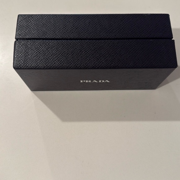 Authentic Prada gift box - Picture 4 of 5